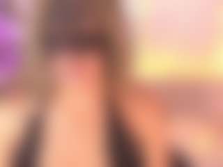 Live cam show with Agatha-Brooks-T - Athletic on camwithhim.com