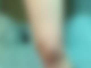 Live cam show with EveFina - Striptease Granny on TottyGirls