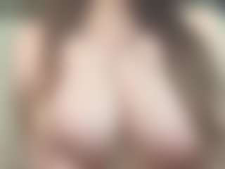 Live cam show with EveFina - Control on StripNow