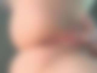 Live cam show with EveFina - Brown Eyes Mature on StripNow
