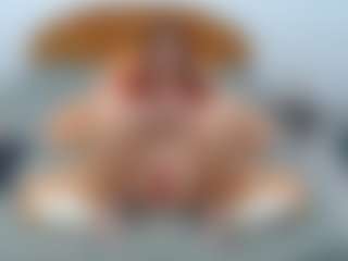 Live cam show with ishaRose - Butt Plug on TeamSkeetLive