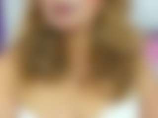 kazsandrah MILF webcam performer live streaming
