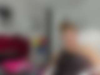 kazsandrah MILF webcam performer live streaming