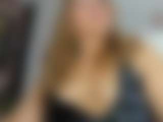 kazsandrah MILF webcam performer live streaming