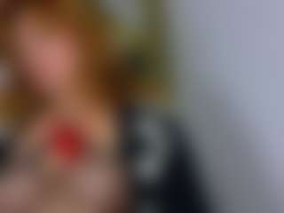 Live cam show with kazsandrah - Upskirt on AdultVida.com