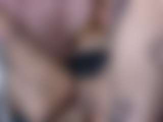 kazsandrah MILF webcam performer live streaming