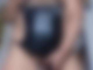 kazsandrah MILF webcam performer live streaming