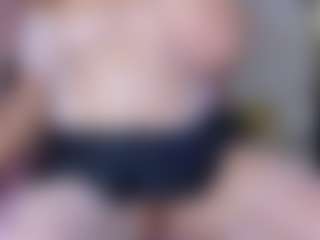kazsandrah MILF webcam performer live streaming