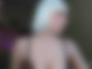 Live cam show with EvaLawrence - Young Adult on Mixed Magazine Live