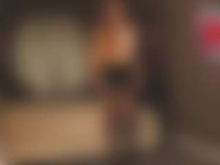 Live cam show with Evelyn - Middle Aged on Camsoda