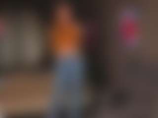 Evelyn MILF webcam performer live streaming