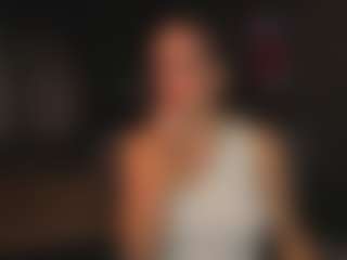 Live cam show with Evelyn - Skinny MILF on madthumbs