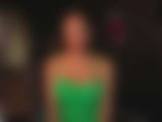 Live cam show with Evelyn - Green Eyes on Camsoda