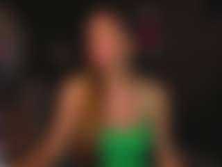 Live cam show with Evelyn - Athletic MILF on TottyGirls