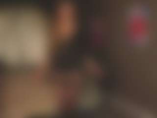 Live cam show with Evelyn - Skinny MILF on CamwithHer