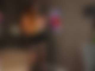 Live cam show with Evelyn - Skinny MILF on Soda Cam