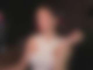 Live cam show with Evelyn - Brown Hair MILF on Adult Interactions