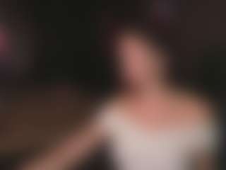 Live cam show with Evelyn - Public on sexylivex.com