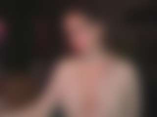 Live cam show with Evelyn - Public MILF on testsause.com