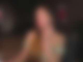 Live cam show with Evelyn - Public MILF on Streamer API