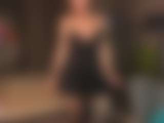 Live cam show with Evelyn - Brown Hair MILF on Soda Cam