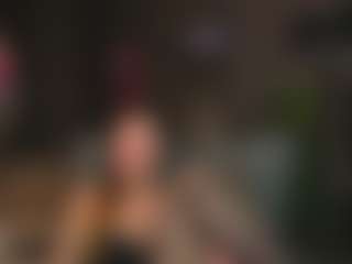 Live cam show with Evelyn - Athletic MILF on Soda Cam