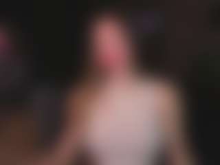 Evelyn MILF webcam performer live streaming