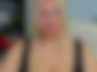 Live cam show with SamanthaPINK - Camel Toe on Camiplay Live