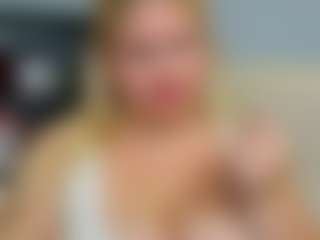 Live cam show with SamanthaPINK - Lush Blonde Hair on SmokeAndPoke