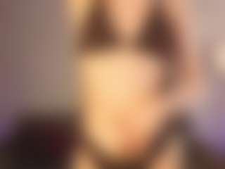 Live cam show with Amy - Green Eyes on Camming Site