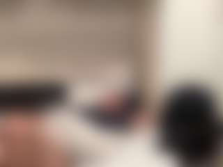 Mrshyboy32's Live Sex Cam Show