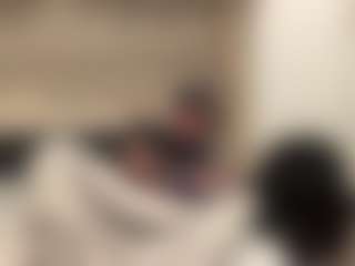 Mrshyboy32's Live Sex Cam Show
