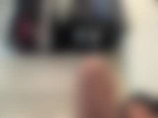 Mrshyboy32's Live Sex Cam Show