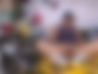 Mrshyboy32's Live Sex Cam Show