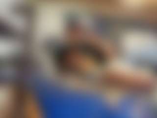 Mrshyboy32's Live Sex Cam Show