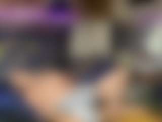 Mrshyboy32's Live Sex Cam Show