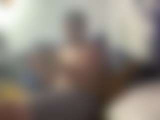 Mrshyboy32's Live Sex Cam Show
