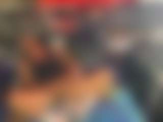 Mrshyboy32's Live Sex Cam Show