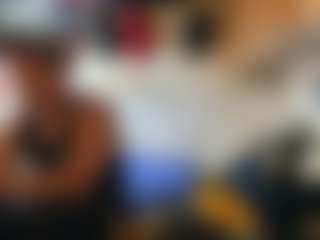 Mrshyboy32's Live Sex Cam Show