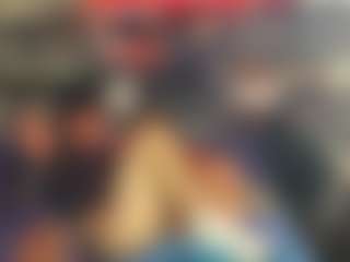 Mrshyboy32's Live Sex Cam Show