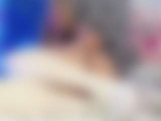Queen23's Live Sex Cam Show