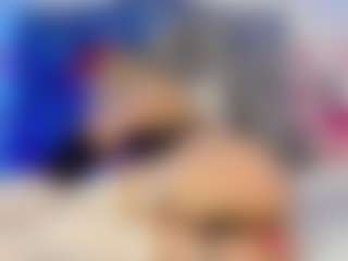 Queen23's Live Sex Cam Show
