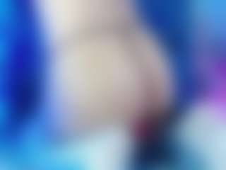 Queen23's Live Sex Cam Show