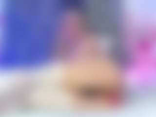 Queen23's Live Sex Cam Show