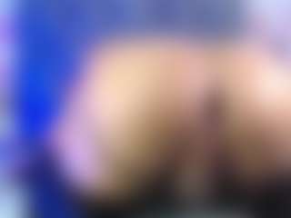Queen23's Live Sex Cam Show