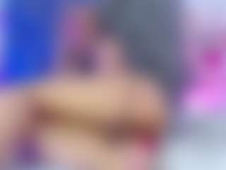 Queen23's Live Sex Cam Show