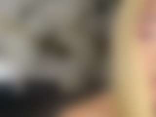 Queen23's Live Sex Cam Show