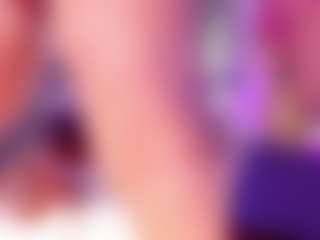 Live cam show with BBWCloe - Shaved Pussy Brown Hair on Cam Slut