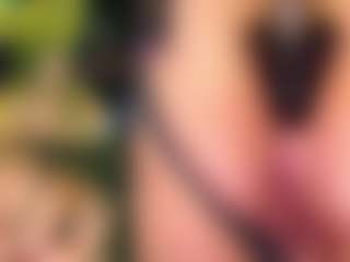 Live cam show with Erikamontiel - Fingers on CamClone