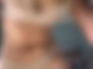Live cam show with Kira - Asian Teen (18+) on Camsoda